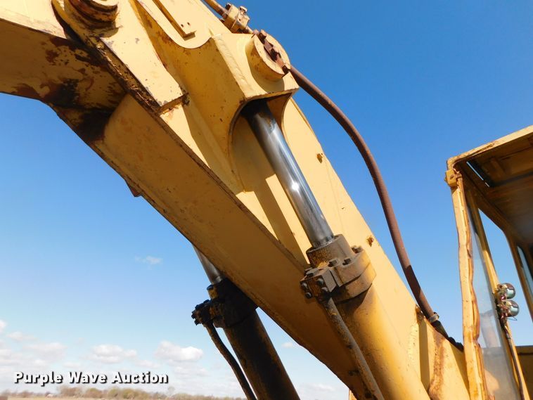 image for item DK8517 1976 Caterpillar 225  excavator