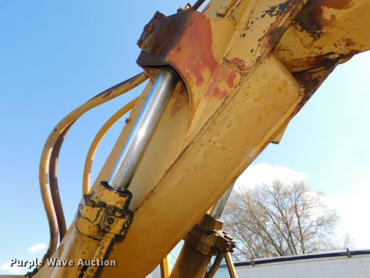 image for item DK8517 1976 Caterpillar 225  excavator