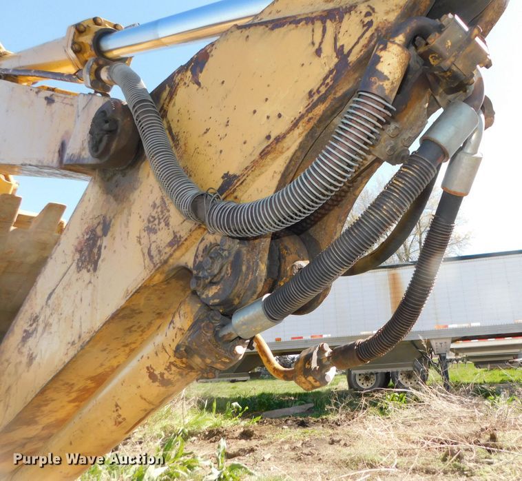 image for item DK8517 1976 Caterpillar 225  excavator