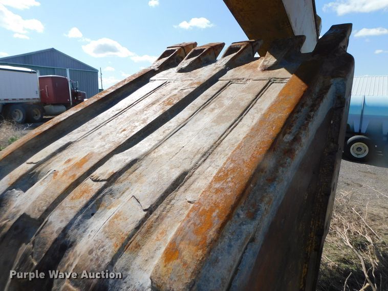 image for item DK8517 1976 Caterpillar 225  excavator