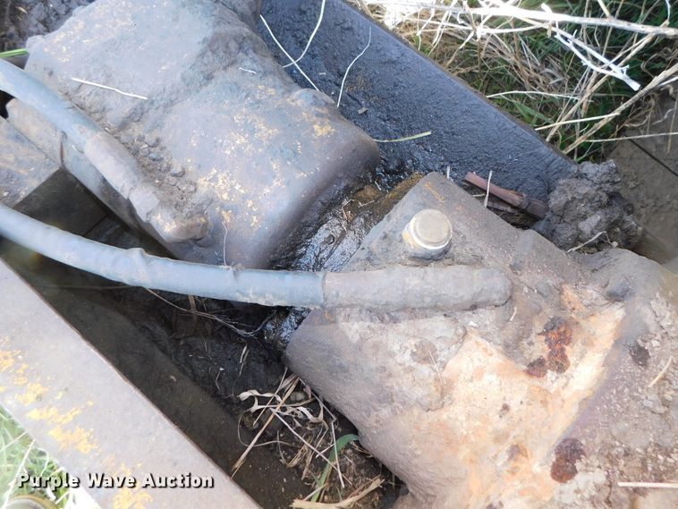 image for item DK8517 1976 Caterpillar 225  excavator