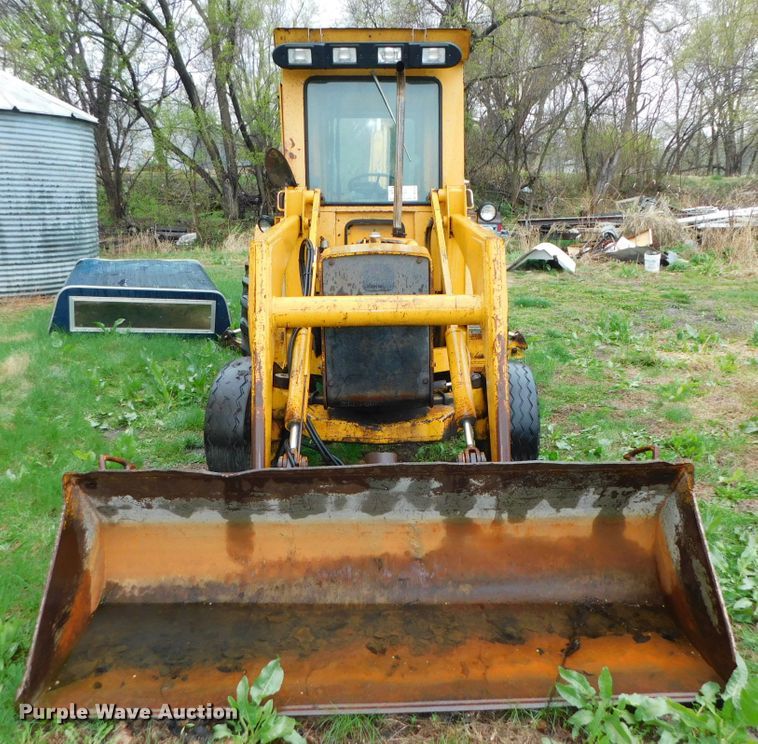 image for item DK8519 John Deere 410D  backhoe