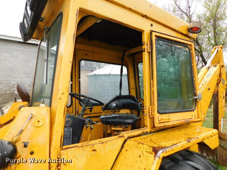 image for item DK8519 John Deere 410D  backhoe