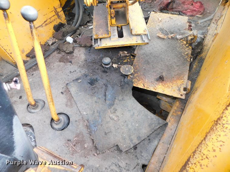 image for item DK8519 John Deere 410D  backhoe