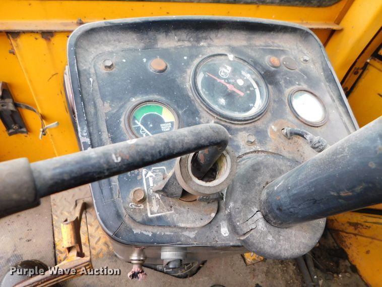 image for item DK8519 John Deere 410D  backhoe