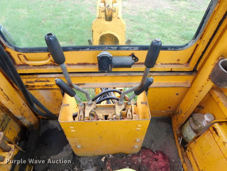 image for item DK8519 John Deere 410D  backhoe