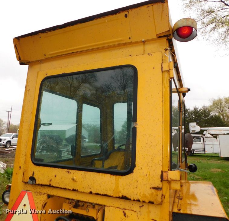 image for item DK8519 John Deere 410D  backhoe