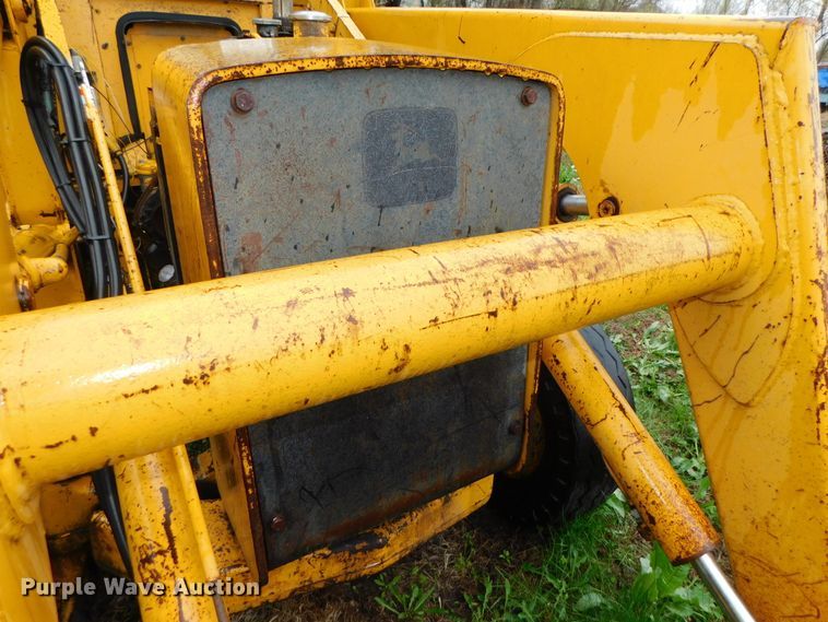 image for item DK8519 John Deere 410D  backhoe