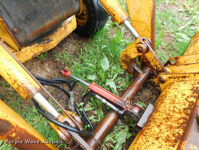 image for item DK8519 John Deere 410D  backhoe