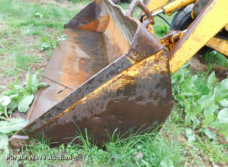 image for item DK8519 John Deere 410D  backhoe