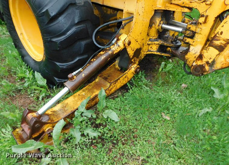 image for item DK8519 John Deere 410D  backhoe