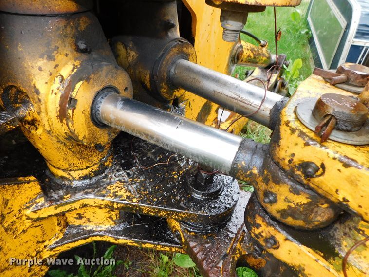 image for item DK8519 John Deere 410D  backhoe