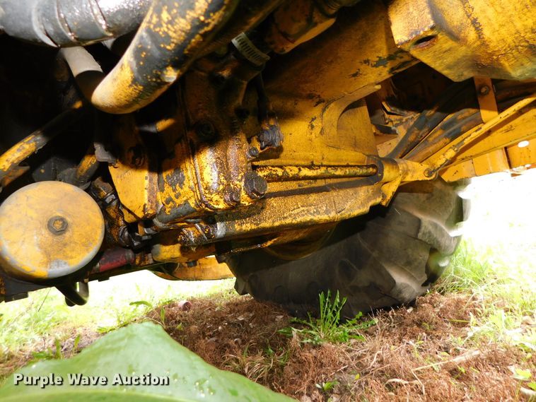 image for item DK8519 John Deere 410D  backhoe