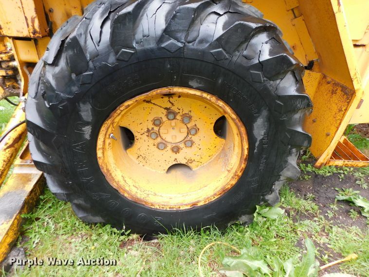 image for item DK8519 John Deere 410D  backhoe