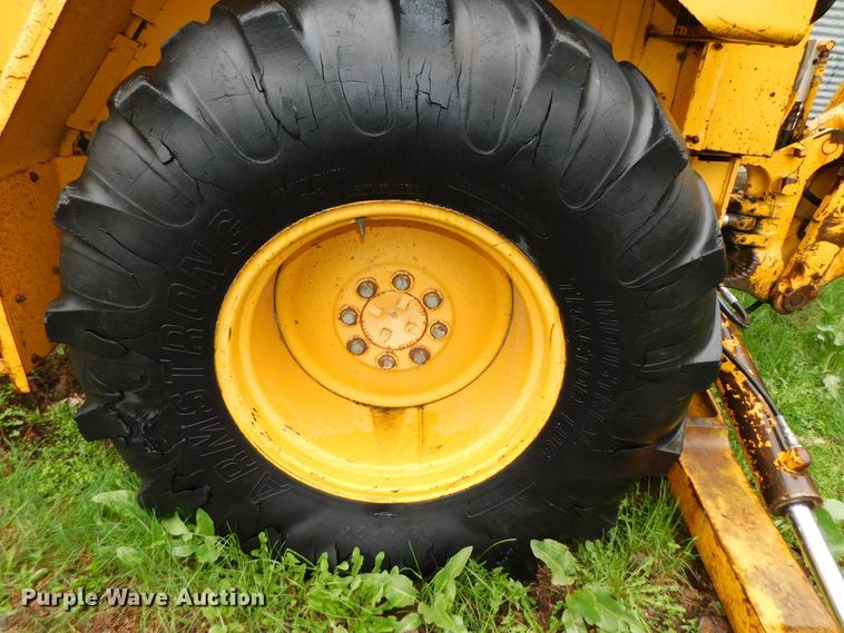 image for item DK8519 John Deere 410D  backhoe