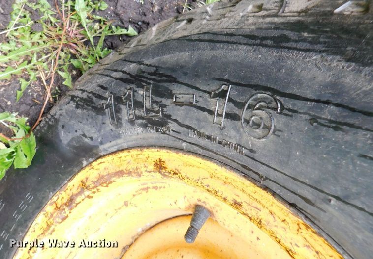 image for item DK8519 John Deere 410D  backhoe
