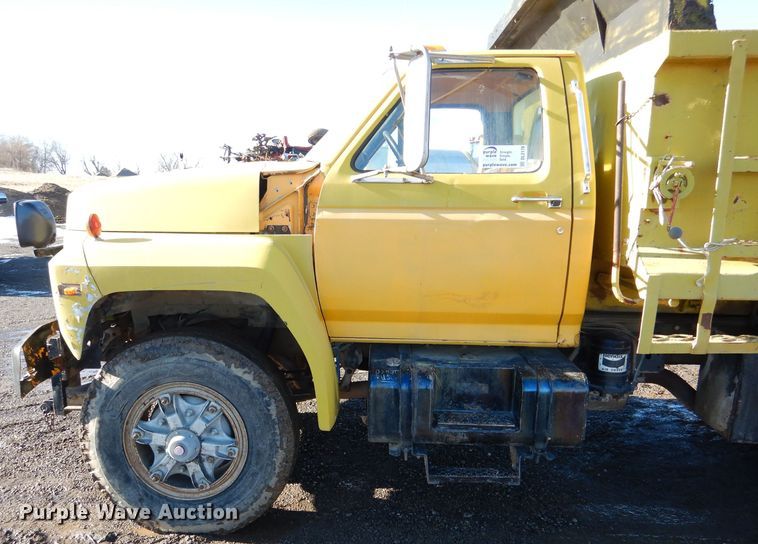 image for item DL2178 1987 Ford FT8000  dump truck