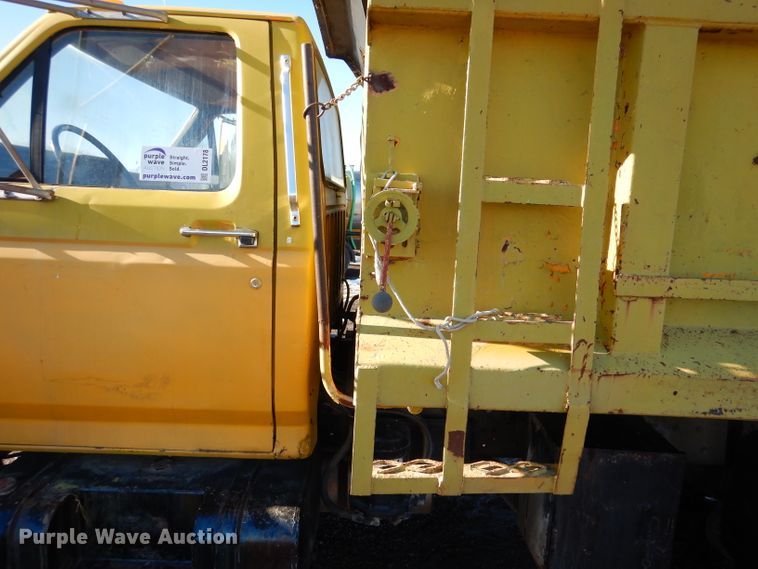 image for item DL2178 1987 Ford FT8000  dump truck