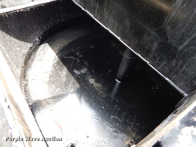 image for item DM4272 2012 Cimline 230 Magma melter applicator