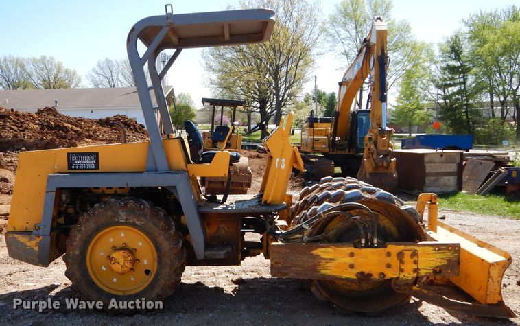 image for item DM4275 Bomag BW142PDB single drum vibratory roller