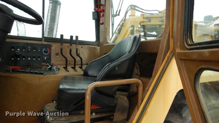 image for item ES9645 2007 Caterpillar 613C  elevating scraper