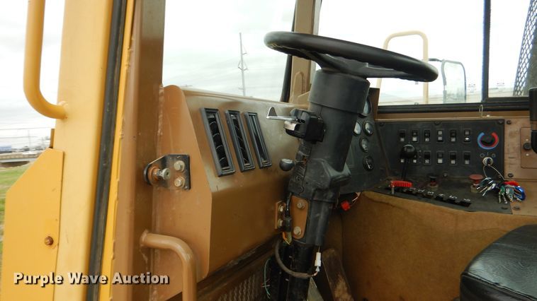 image for item ES9645 2007 Caterpillar 613C  elevating scraper