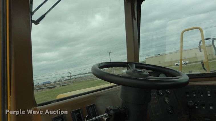 image for item ES9645 2007 Caterpillar 613C  elevating scraper