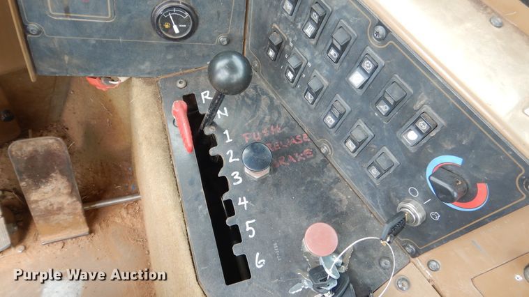 image for item ES9645 2007 Caterpillar 613C  elevating scraper