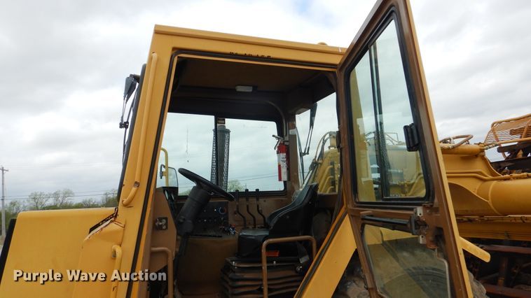 image for item ES9646 2006 Caterpillar 613C  elevating scraper