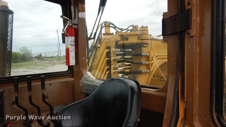 image for item ES9646 2006 Caterpillar 613C  elevating scraper