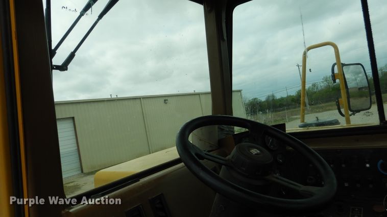 image for item ES9646 2006 Caterpillar 613C  elevating scraper