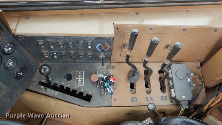 image for item ES9646 2006 Caterpillar 613C  elevating scraper