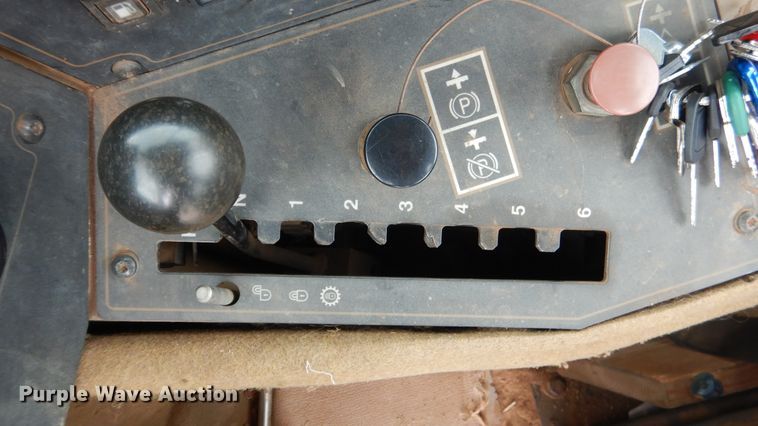 image for item ES9646 2006 Caterpillar 613C  elevating scraper