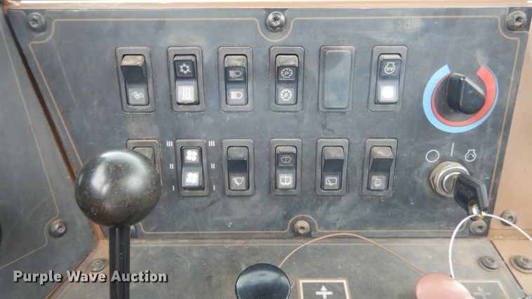 image for item ES9646 2006 Caterpillar 613C  elevating scraper