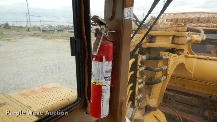 image for item ES9646 2006 Caterpillar 613C  elevating scraper