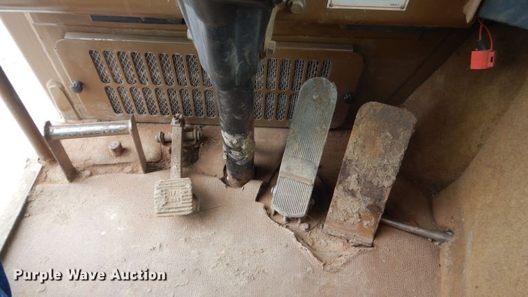 image for item ES9646 2006 Caterpillar 613C  elevating scraper