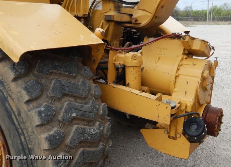 image for item ES9646 2006 Caterpillar 613C  elevating scraper