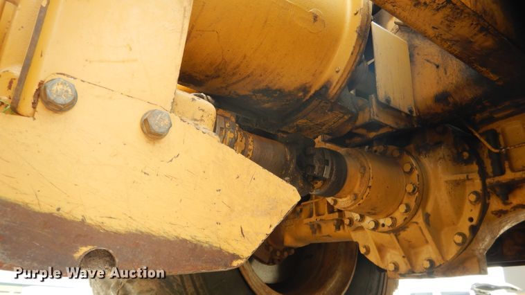 image for item ES9646 2006 Caterpillar 613C  elevating scraper