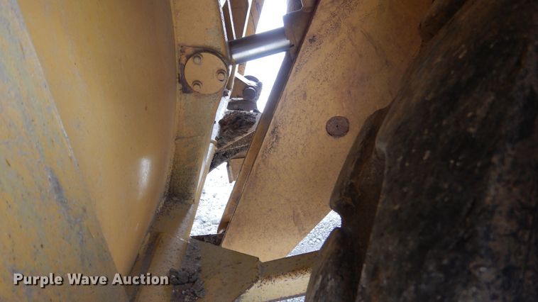 image for item ES9646 2006 Caterpillar 613C  elevating scraper