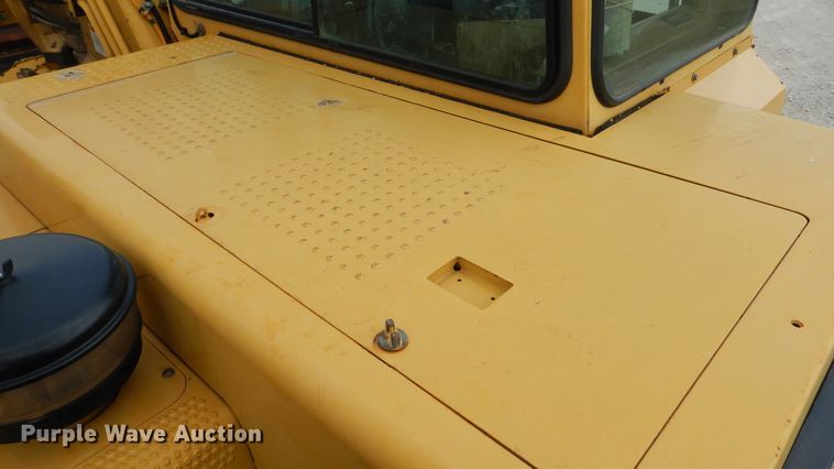 image for item ES9646 2006 Caterpillar 613C  elevating scraper