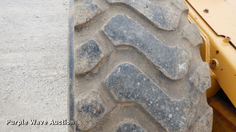 image for item ES9646 2006 Caterpillar 613C  elevating scraper