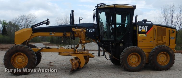 image for item ES9647 2010 Caterpillar 120M  motor grader