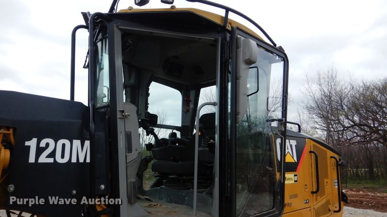 image for item ES9647 2010 Caterpillar 120M  motor grader