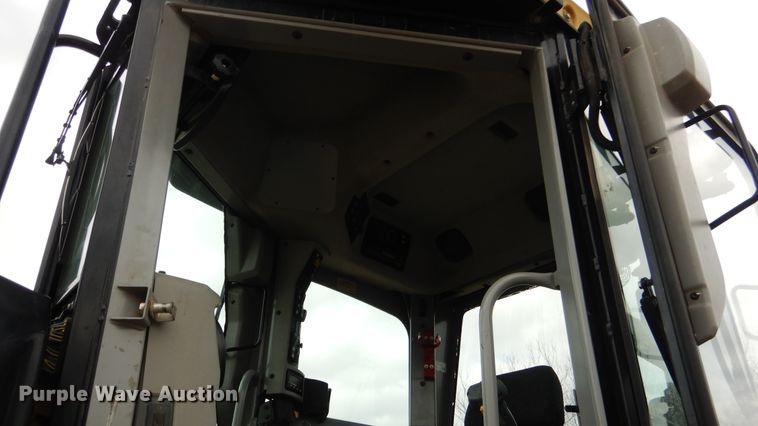 image for item ES9647 2010 Caterpillar 120M  motor grader