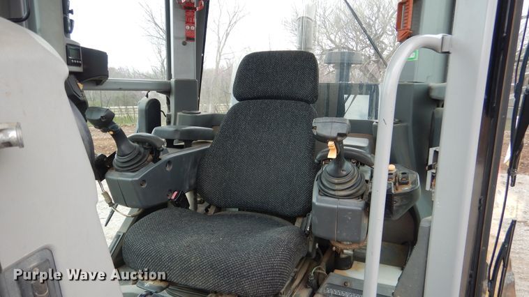 image for item ES9647 2010 Caterpillar 120M  motor grader