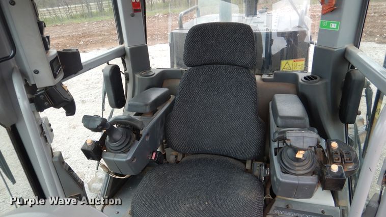 image for item ES9647 2010 Caterpillar 120M  motor grader