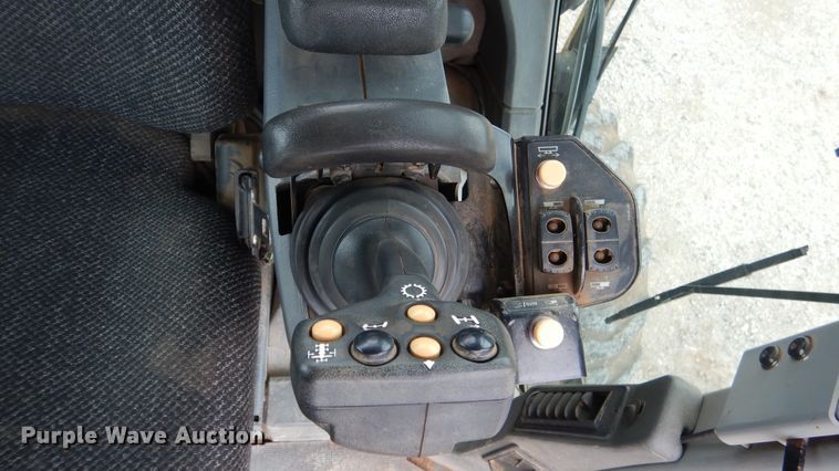 image for item ES9647 2010 Caterpillar 120M  motor grader