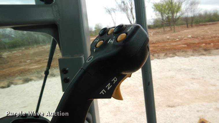 image for item ES9647 2010 Caterpillar 120M  motor grader