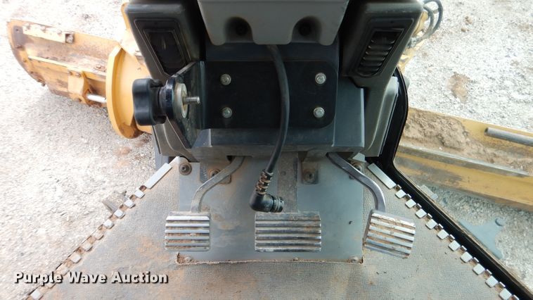 image for item ES9647 2010 Caterpillar 120M  motor grader