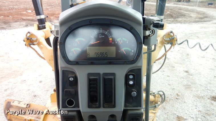 image for item ES9647 2010 Caterpillar 120M  motor grader